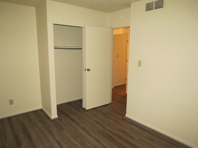 Building Photo - new rental in Reynoldsburg Schools