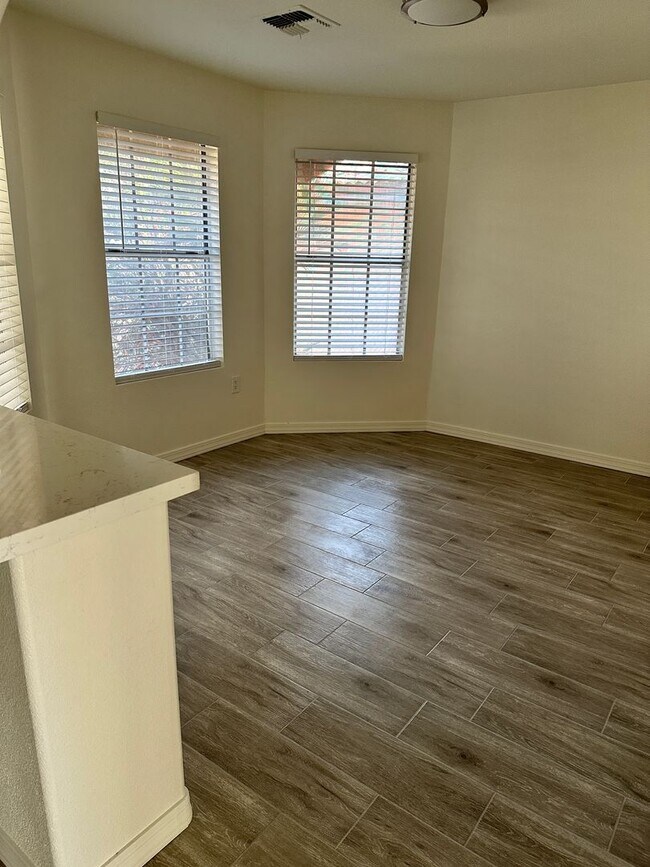 Building Photo - 1430 W Camino Ct