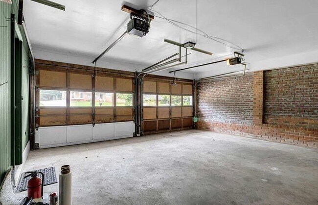 Building Photo - 474 Royal Oaks Terrace SW