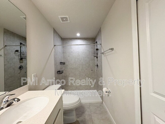 Building Photo - 2144 Laceflower Dr