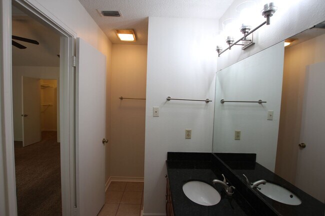Building Photo - Available - Charming 2-bedroom, 2.5-bath townhome
