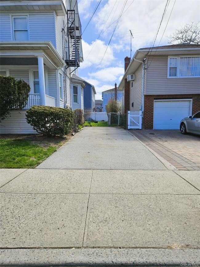 Building Photo - 56 4th Ave