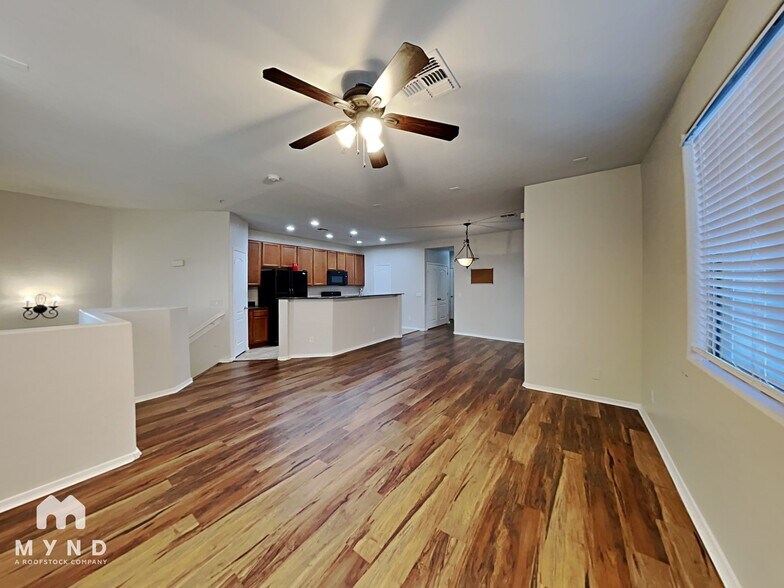 Building Photo - 1409 N 81st Dr