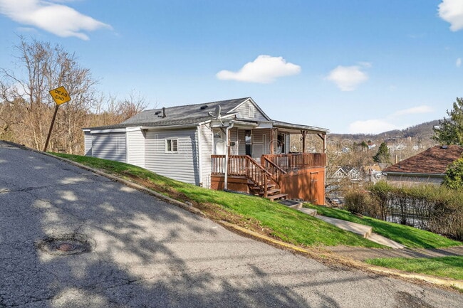 Building Photo - 134 Quincey St