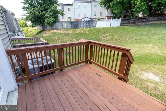 Building Photo - 427 Woodcrest Dr SE