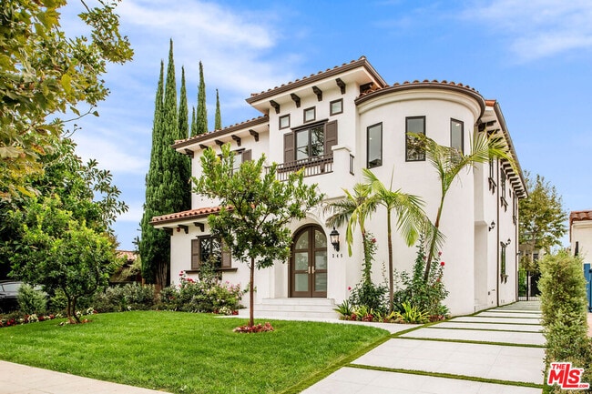 Building Photo - 245 S La Peer Dr