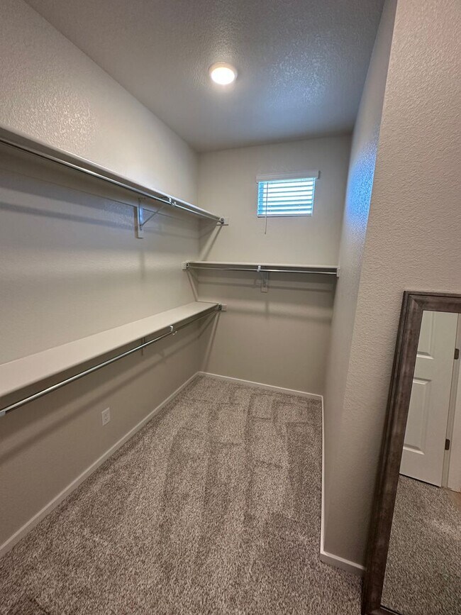 Building Photo - Raindance main floor condo move in ready.