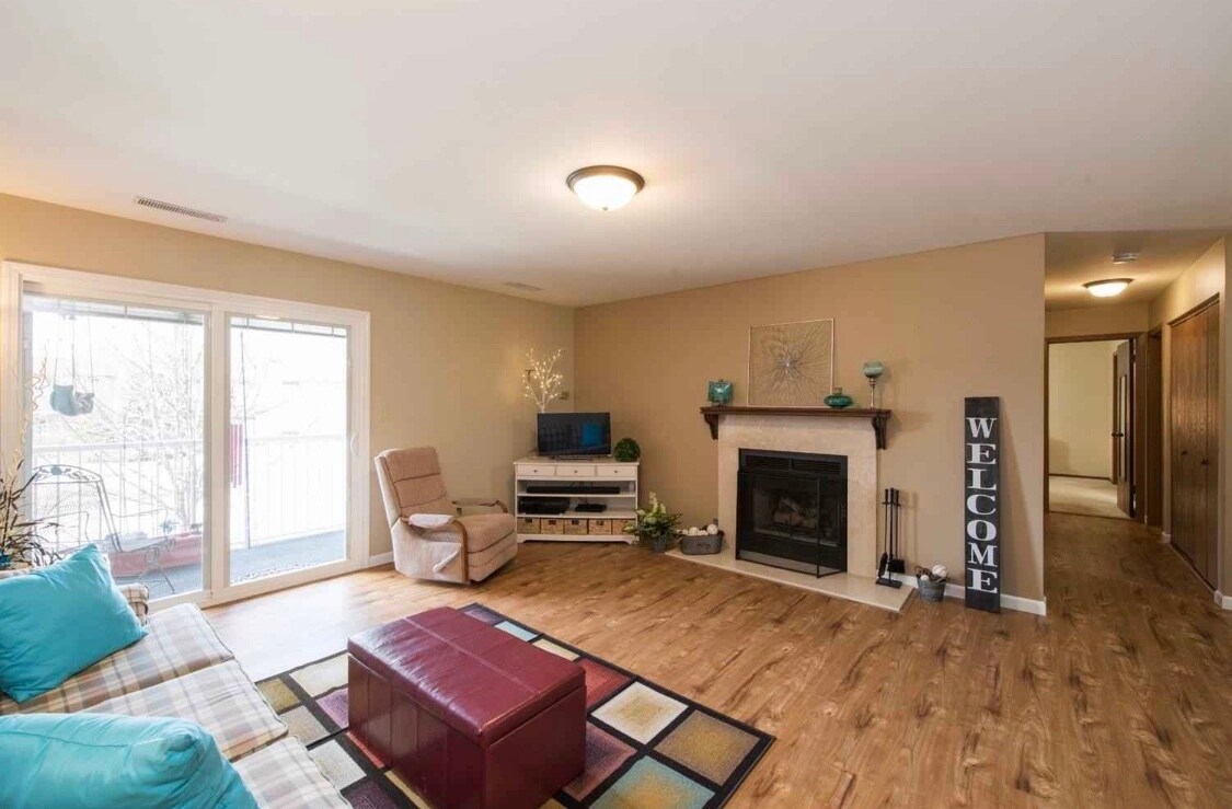 Building Photo - 9621 Merrillville Rd