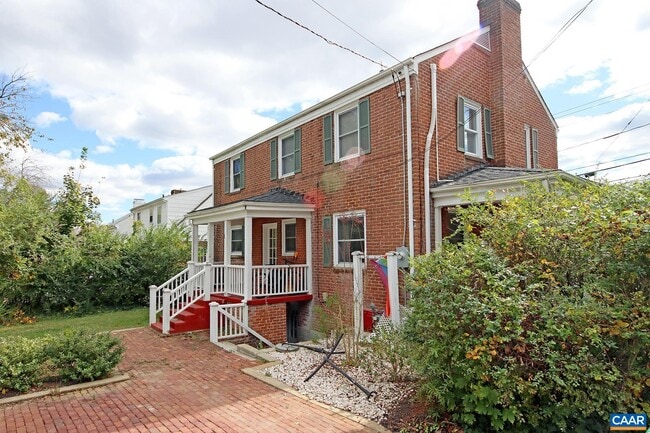 Building Photo - 2323 Fontaine Ave Ext
