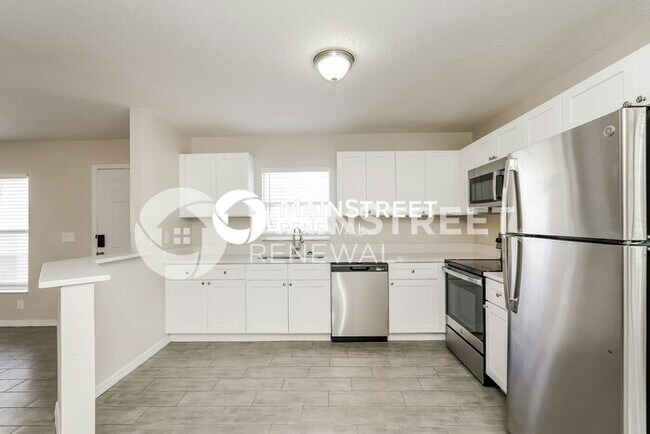 Building Photo - 3 Bedroom Pet-Friendly Home in St Petersburg, FL with Main Street Renewal