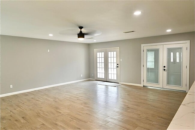 Building Photo - 202 Pine Branch Dr