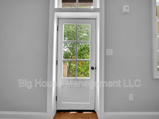 Building Photo - 707 Druid Park Lake Dr
