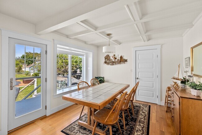 Building Photo - 33 Oceanside Dr