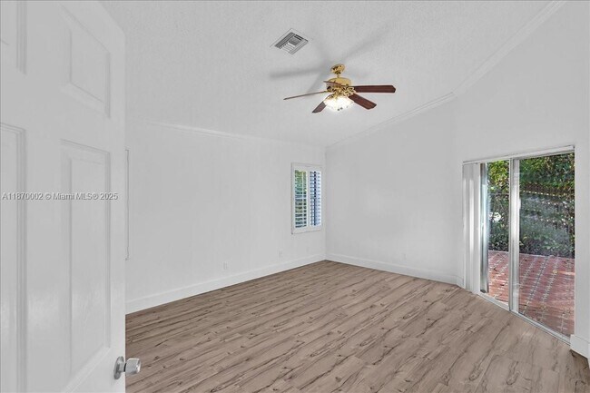 Building Photo - 5650 NW 40th Terrace