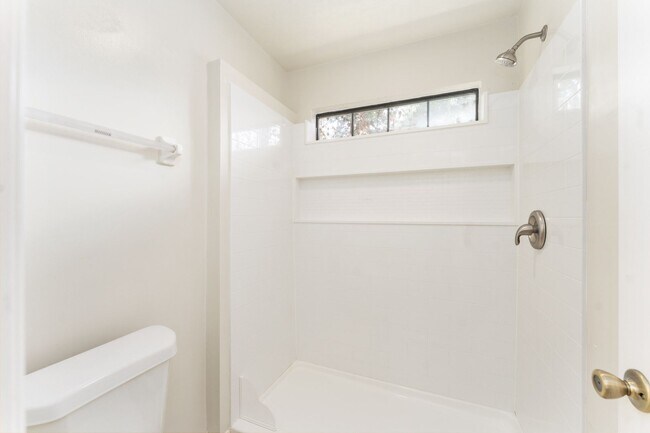 Building Photo - 831 NW 42nd Terrace