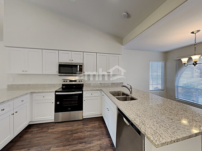 Building Photo - 5383 W Elgin St