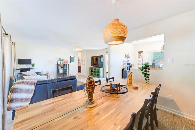 Building Photo - 14283 Sharon Dr