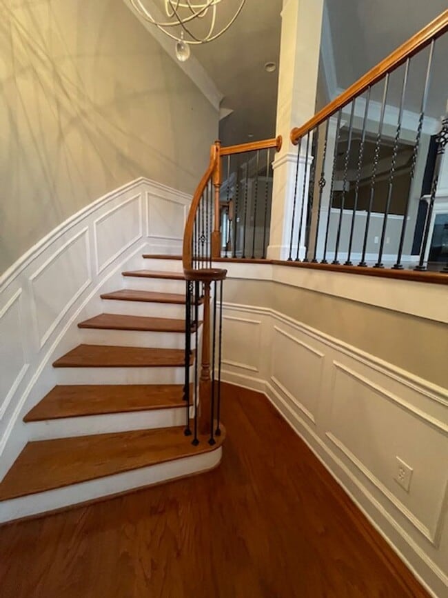 Building Photo - Midtowne