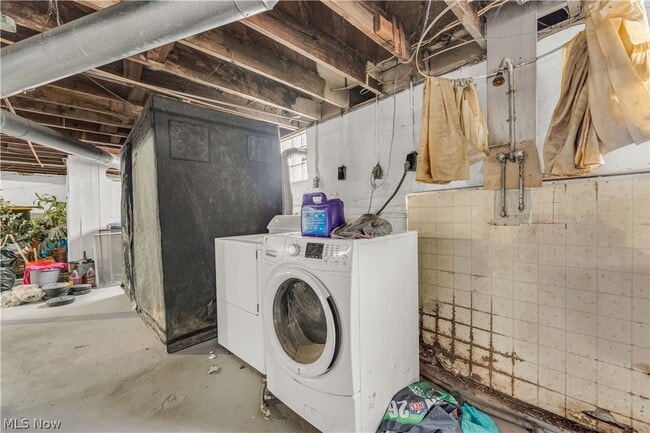 Building Photo - 1063 E 171st St