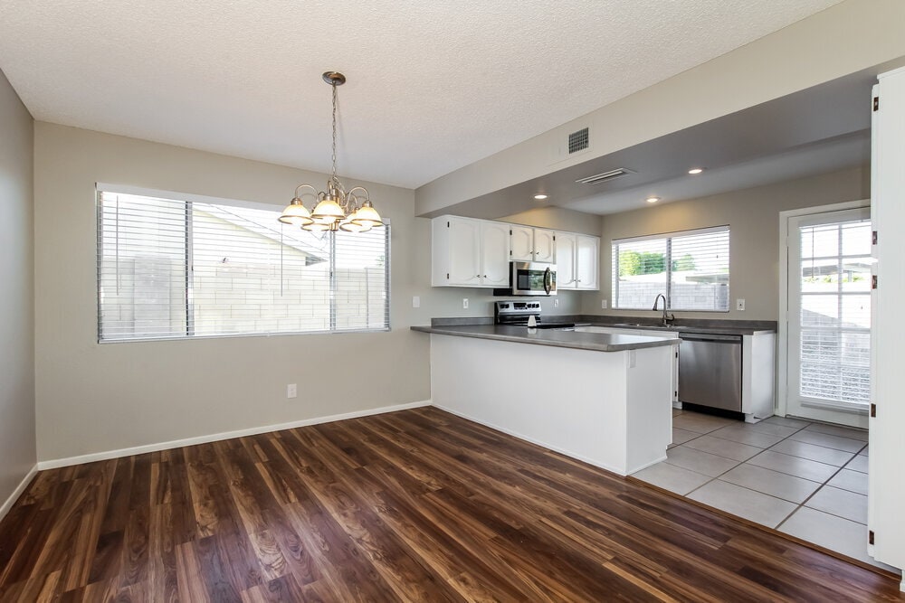 Building Photo - 7102 W Palo Verde Ave