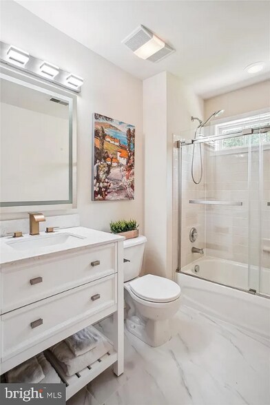 Building Photo - 2907 Dumas St