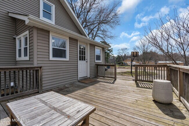 Building Photo - 460 Brickyard Rd