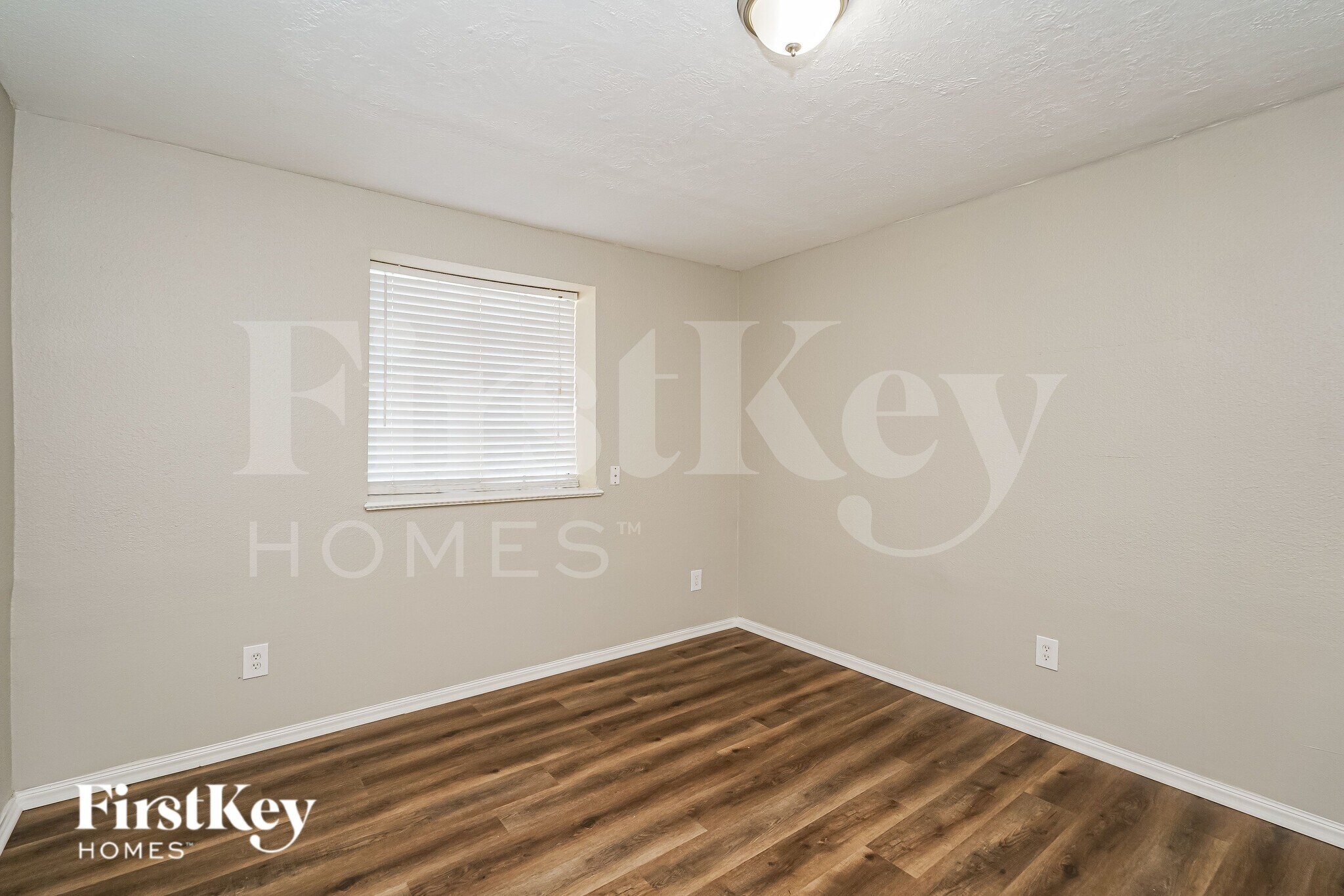 Building Photo - 6476 Sudbury Way