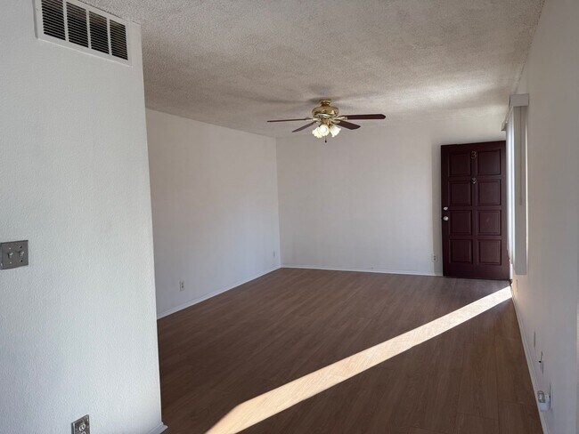 Building Photo - 3228 Honolulu Ave