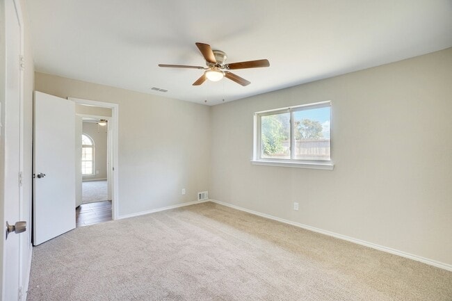 Building Photo - 1216 Horizon Trail