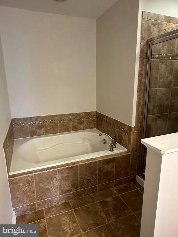 Building Photo - 2003 Exposition Dr