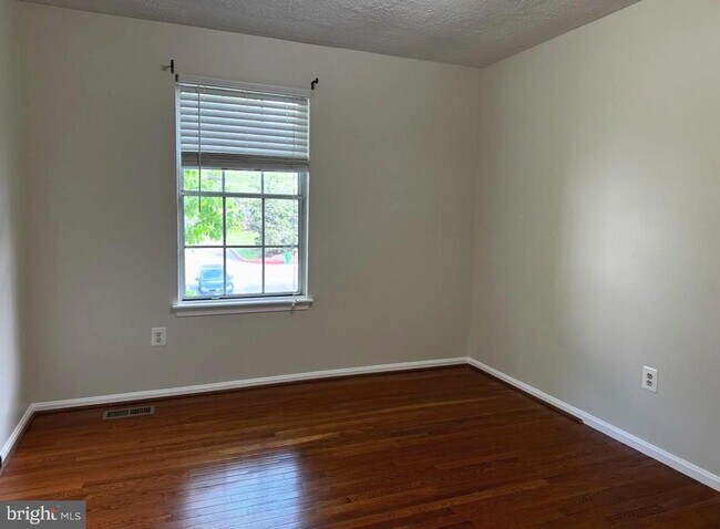 Building Photo - 11747 Lone Tree Ct
