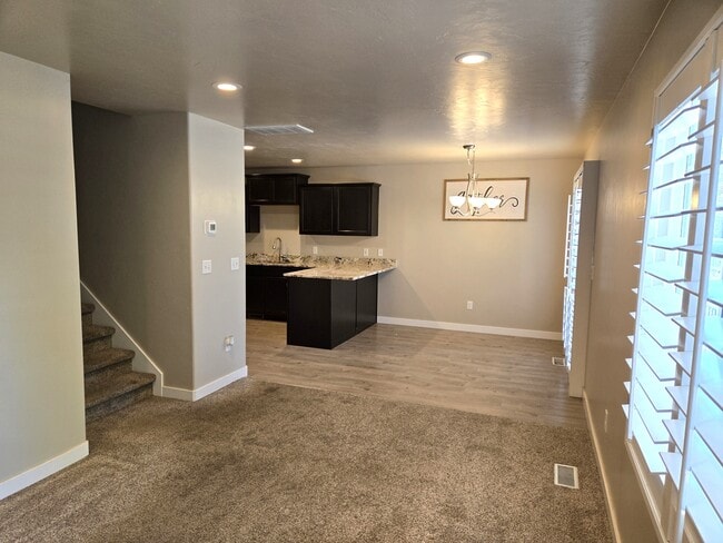 Building Photo - 528 Fox Chase Dr