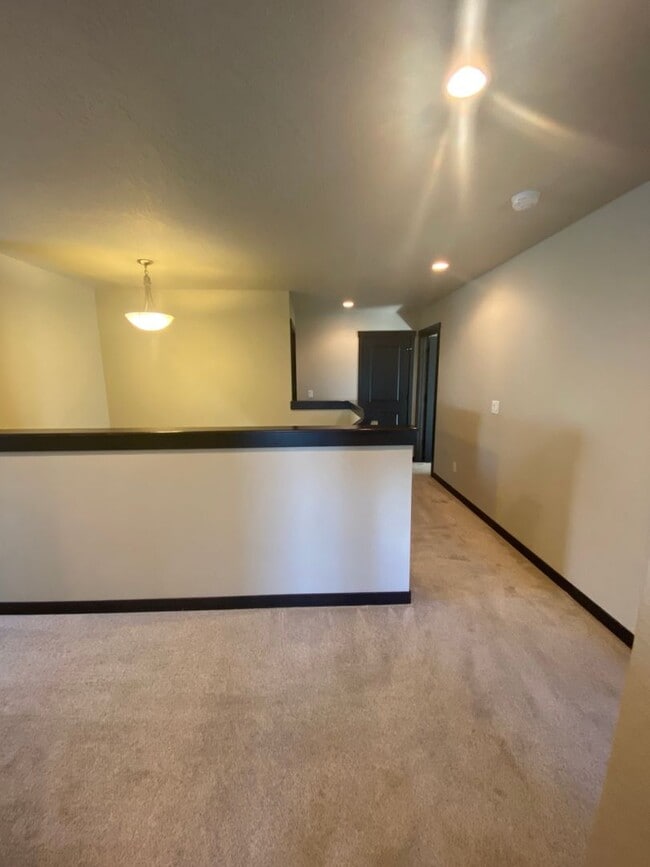 Building Photo - SINGLE FAMILY HOME IN THE FOX TAIL SUBDIVISION (APP#148)