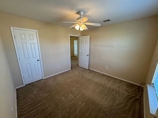 Building Photo - 107 W Gemini Ln