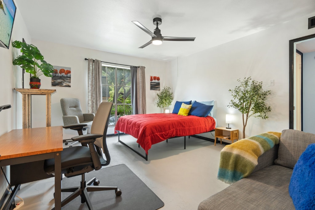 Building Photo - 5041 Cedar Springs Rd