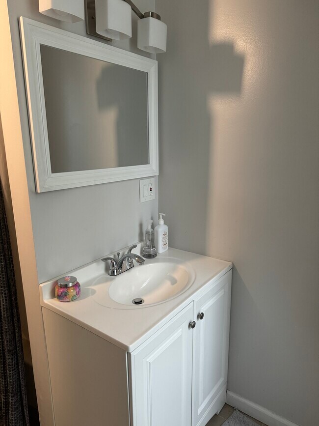 Building Photo - 23 W Pearl St