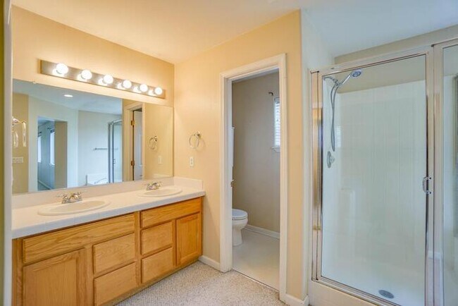 Building Photo - BEAUTIFUL FOUR BEDROOM HOME IN EAST COUNTY