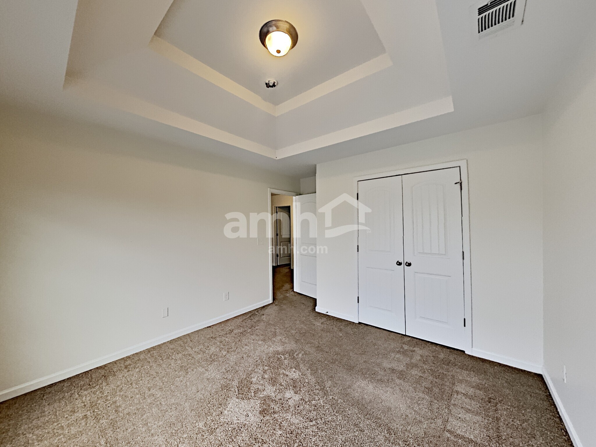 Building Photo - 402 Cleburne Pl