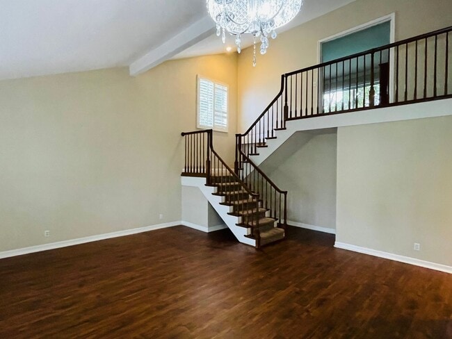 Building Photo - Beautiful 5 bedroom Irvine home