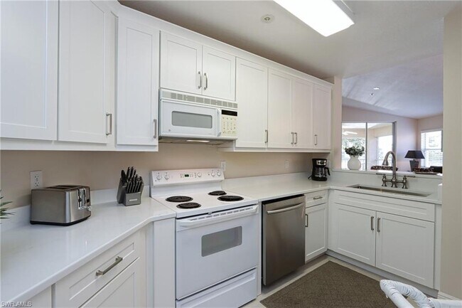 Building Photo - 6544 Huntington Lakes Cir