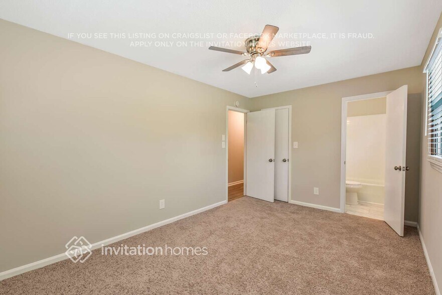 Building Photo - 1824 Hollandale Dr