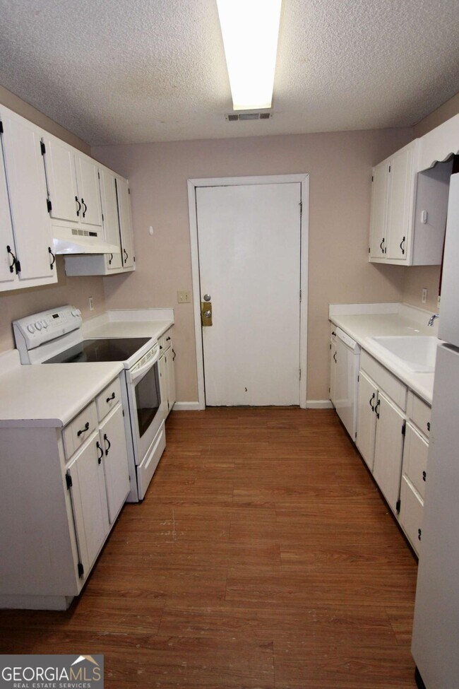 Building Photo - 105 Driftwood Ct