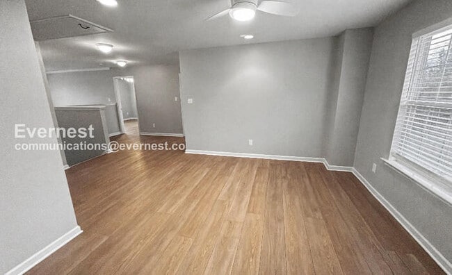 Building Photo - 4800 Inglewood Ct SE