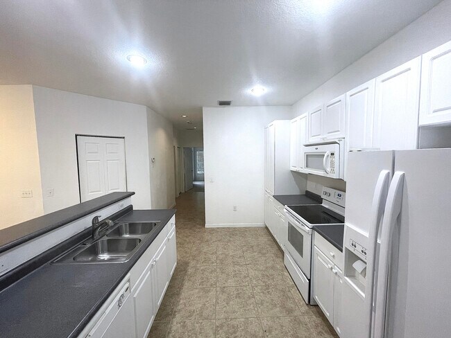 Building Photo - 1854 Pelican Dr