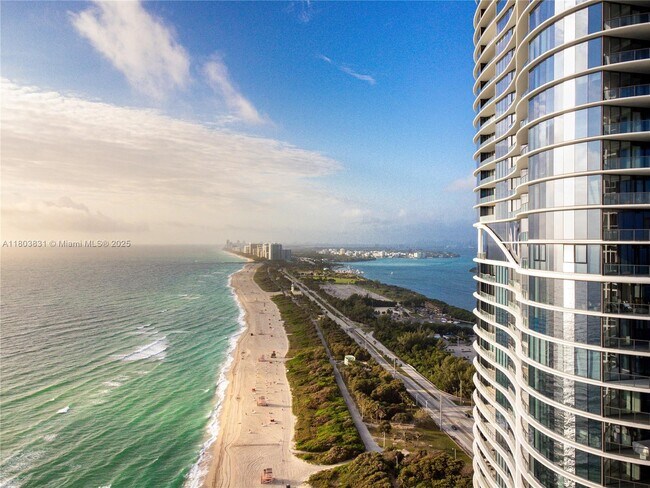 Building Photo - 15701 Collins Ave