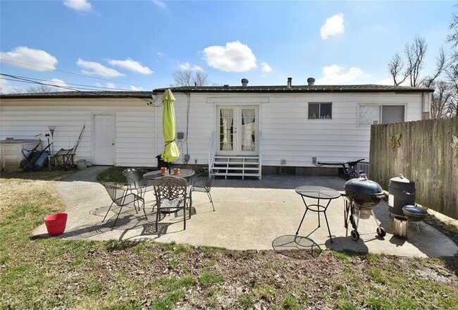 Building Photo - Fantastic 3bd/1ba home! Let yourself in!