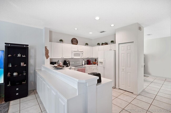 Building Photo - 1457 Banyan Way