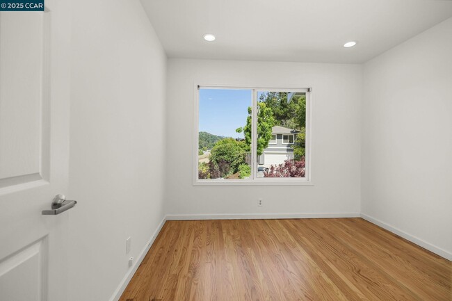 Building Photo - 18 Wimpole St