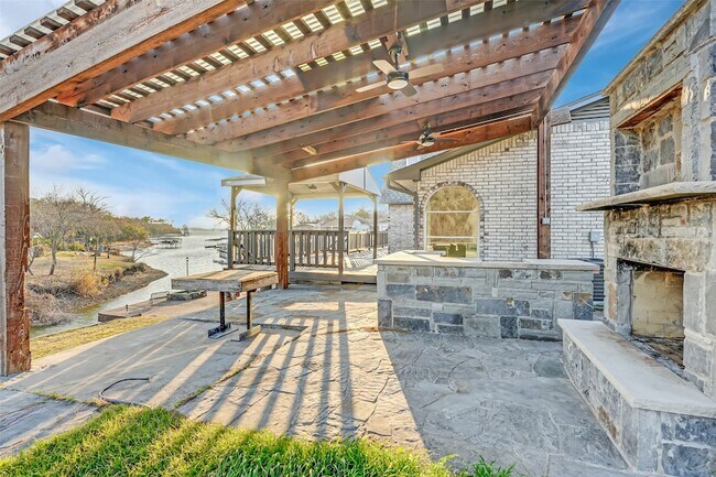 Building Photo - 9568 Houston Hill Rd