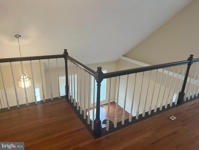 Building Photo - 407 Deerpath Ave SW